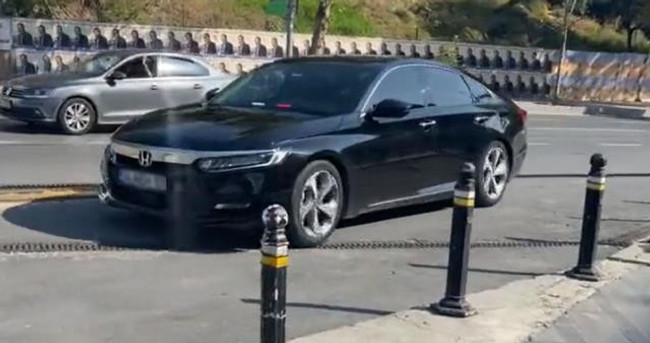 Beşiktaş Başkanı Ahmet Nur Çebi'nin aracındaki detaya tepkiler çığ gibi: "İngiltere prensi mi?" - Resim : 1