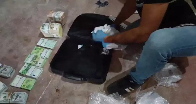 CHP'li belediye başkanının yeğeni itirafçı oldu! Depodan külçe altın ve döviz çıktı - Resim : 1