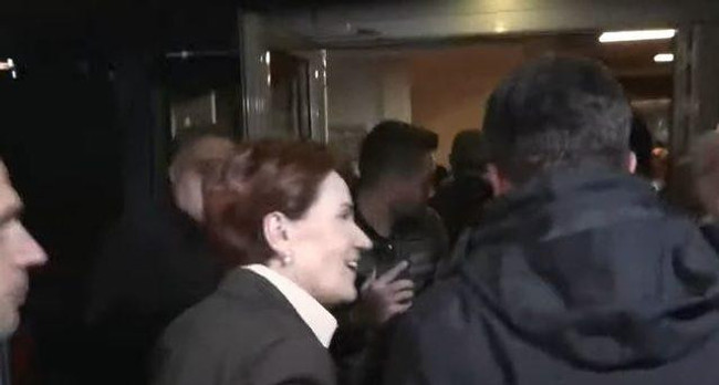 İYİ Parti'den olağanüstü toplantı! Akşener bu sloganlarla karşılandı - Resim : 1