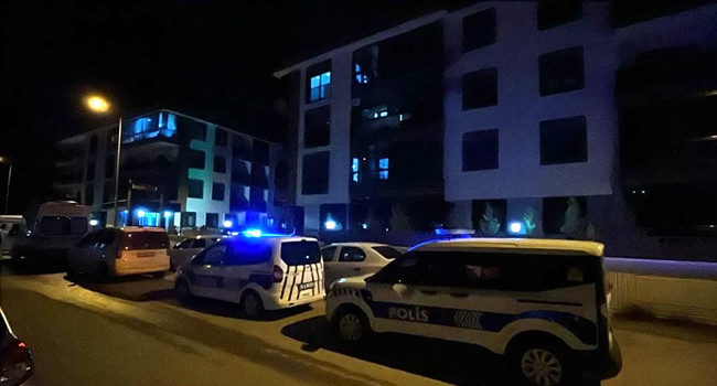 İzmir&rsquo;de kan donduran cinayetler! Anne, baba, oğulları &ouml;ld&uuml;r&uuml;lm&uuml;ş halde bulundu - Resim : 2