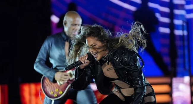 Jennifer Lopez İstanbul'da konser verdi - Resim : 3