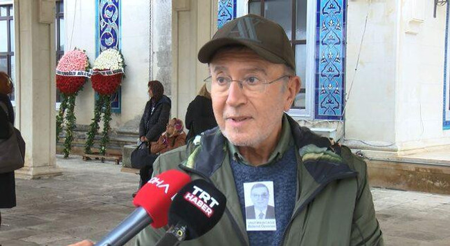 Eurovision şarkı yarışmasıyla hafızalara kazınan sunucu Bülend Özveren son yolculuğuna uğurlandı - Resim : 4