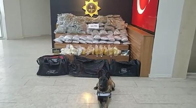 Üniversiteye ait araçta uyuşturucu yakalandı! Yurdun dört bir tarafında operasyon... - Resim : 1