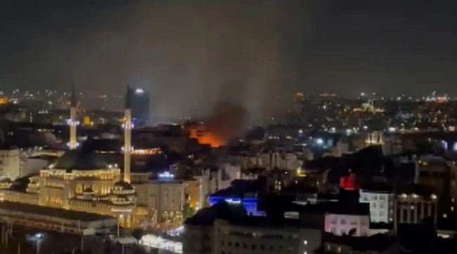 İstanbul'un en işlek caddesinde yangın paniği! - Resim : 1