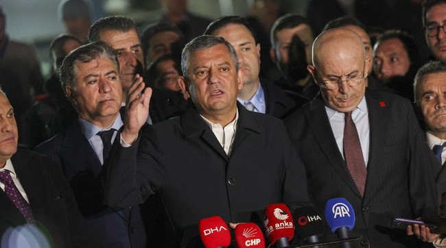 Tanju Özcan'ı ziyaret eden Özel'den çarpıcı çıkış: "O 3 harfliyi pişman edeceğiz..." - Resim : 2