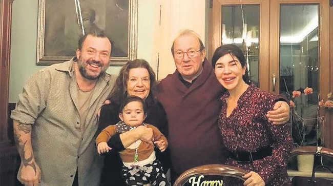 Ünlü senaristin miras kavgasına gelin de girdi! - Resim : 3