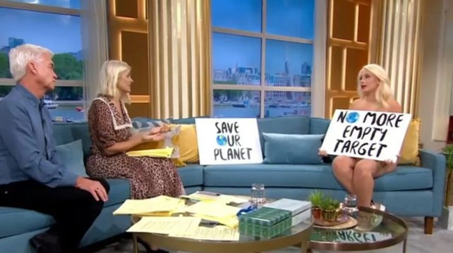 Hayrete düşüren olay! Canlı yayına çırılçıplak çıktı! - Resim : 3