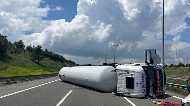 LPG yüklü tanker devrildi! Ankara ve İstanbul istikameti trafiğe kapandı - Resim : 2