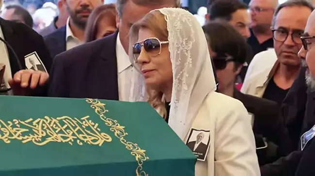 Tansu Çiller’in eşi Özer Uçuran Çiller, son yolculuğuna uğurlanıyor - Resim : 2