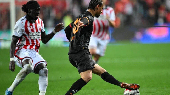 Galatasaray'a Samsun'da soğuk duş! Karadeniz ekibi farka koştu - Resim : 1