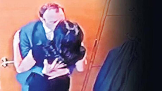 Eşini aldatırken yakalanan bakandan skandal açıklama - Resim : 1