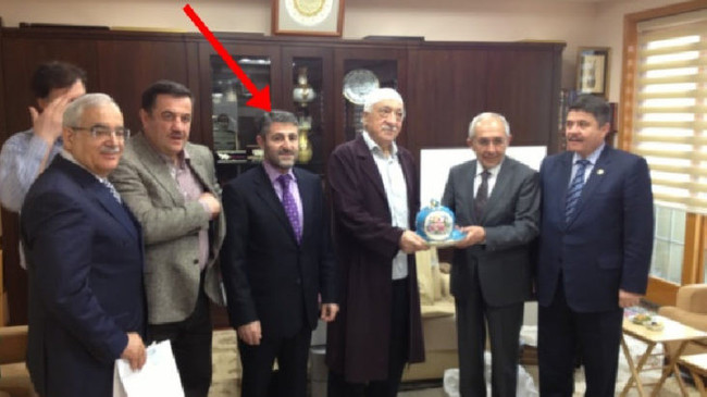 Yeni Hazine Bakanı Nureddin Nebati Fetullah Gülen ile böyle poz vermiş - Resim : 1