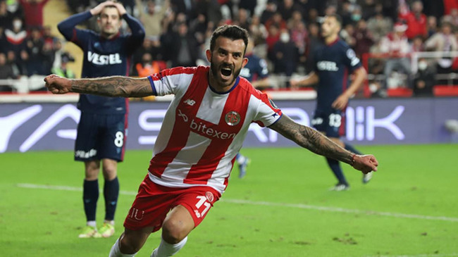 Trabzonspor Antalya'dan eli boş dönüyor! 27 maçlık seri bitti - Resim : 1