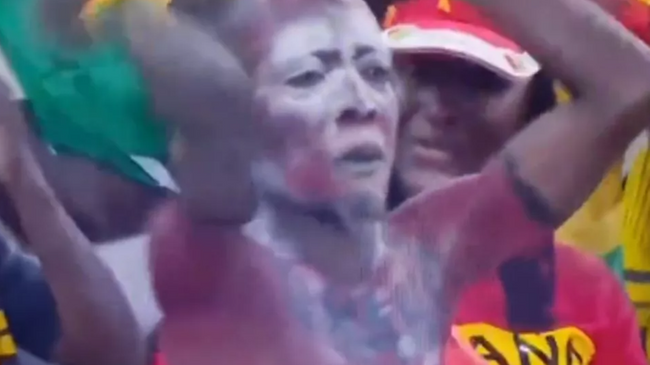 Gana tribünleri dayanamayıp devre arasında büyü yaptı - Resim : 1