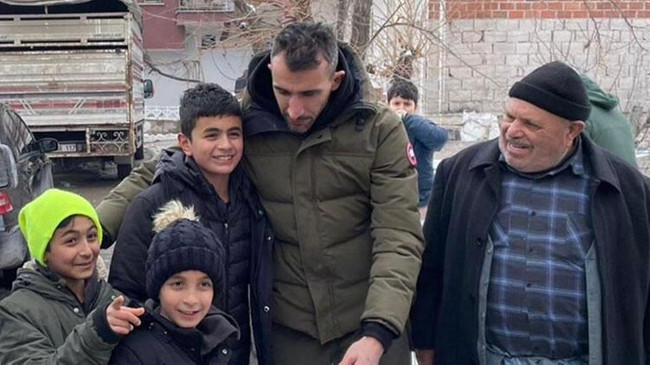 Mehmet Topal Malatya'da enkaz çalışmalarına katıldı! - Resim : 1