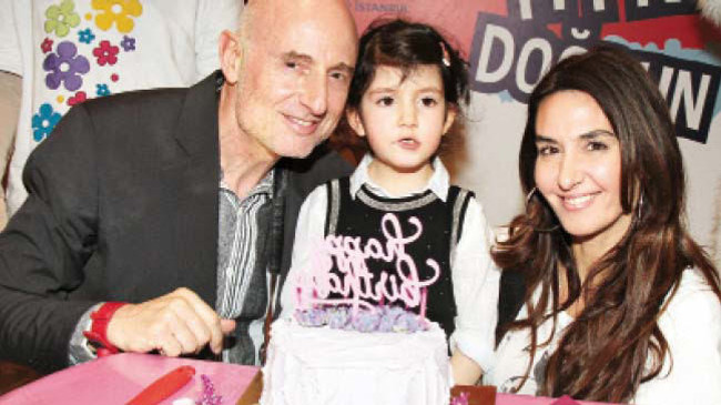 Seksenler'in yıldızı Ayşe Tolga eski kocasına nafaka davası açtı! - Resim : 1