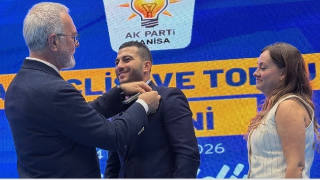 İYİ Parti'nin başkan adayıydı; AKP'ye geçti - Resim : 1