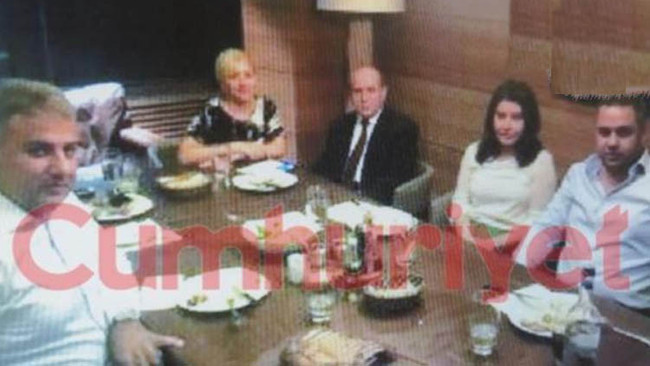 Burhan Kuzu'nun 'tanımam' dediği uyuşturucu baronuyla fotoğrafı çıktı - Resim : 1