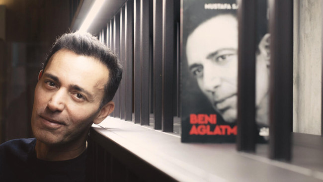 Mustafa Sandal, Defne Samyeli'yi kitabından siliyor! - Resim : 1