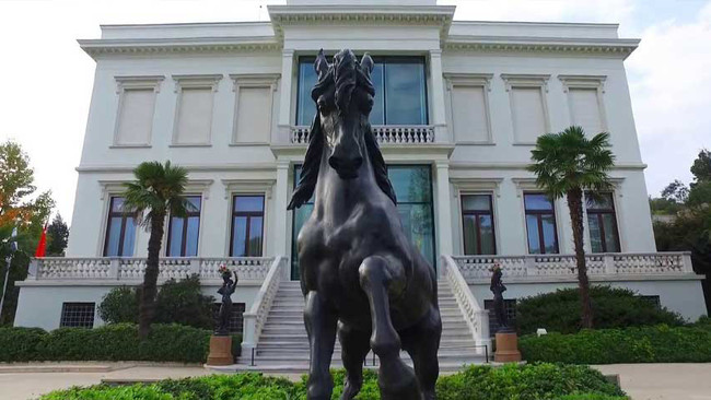 Sabancı ailesinde miras kavgası! Güler Sabancı’nın kardeşi Atlı Köşk’e tedbir koydurdu - Resim : 1