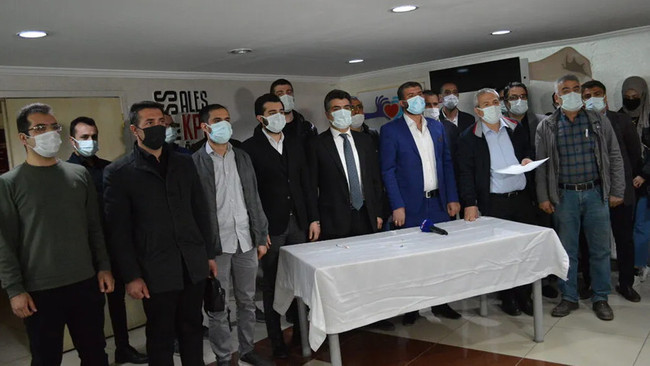 Kritik ismi görevden almıştı! 100'den fazla kişi istifa etti - Resim : 1