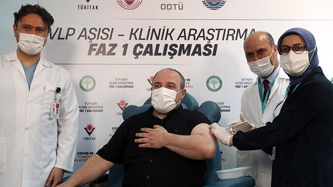 Yerli aşıda yeni gelişme! Bakan Varank ilk dozu canlı yayında yaptırdı - Resim : 1