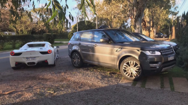 Tosuncuk lüks aracı da anlattı... O ülke mal varlığına el koydu! - Resim : 3