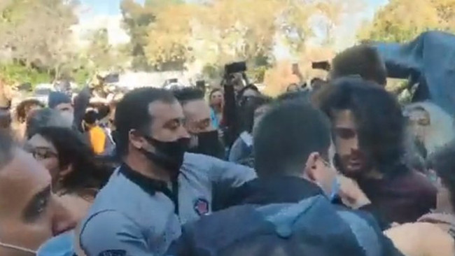 Boğaziçi Üniversitesi'nde öğrencilere polis müdahalesi! Gözaltılar var - Resim : 2