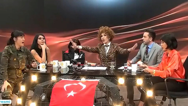 Ülkü Ocakları ve Alperen Ocakları istedi: Tuğba Ekinci Flash TV'deki programa geri döndü! - Resim : 1