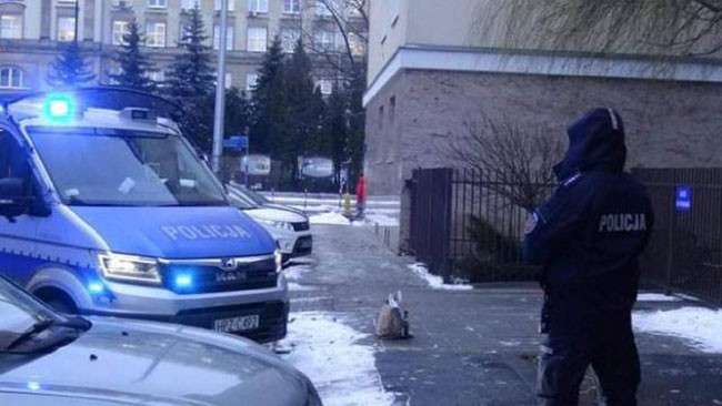 Türkiye'nin Varşova Büyükelçilik binasına molotofkokteylli saldırı! - Resim : 2