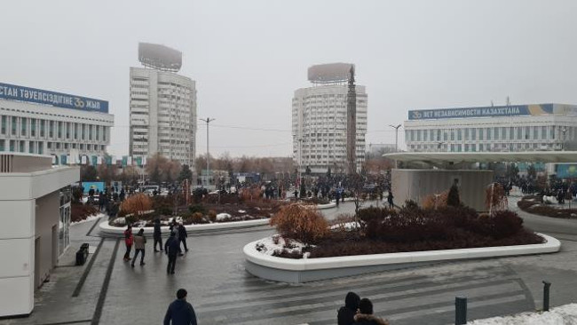 Kazakistan'da ortalık karıştı! Ülke genelinde OHAL ilan edildi: Çok sayıda ölü ve yaralı var! - Resim : 4