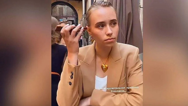 Tepkilere dayanamadı, Putin'in kızı Instagram'ı sildi - Resim : 1