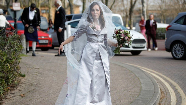 Wikileaks kurucusu Assange cezaevinde evlendi! - Resim : 1