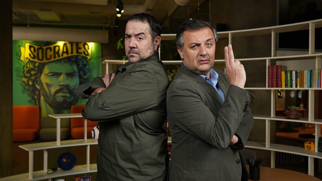 Ata Demirer'in İlber Ortaylı taklidi kırdı geçirdi! - Resim : 1