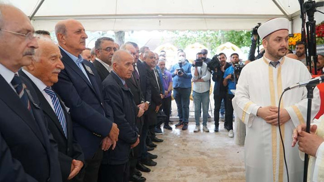 Tarhan Erdem son yolculuğuna uğurlandı - Resim : 2