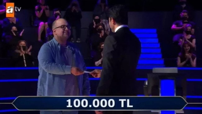 Kim Milyoner Olmak İster'de nefeslerin tutulduğu an! 200 bin TL'lik soruda yaptığı hamle alkış aldı - Resim : 6