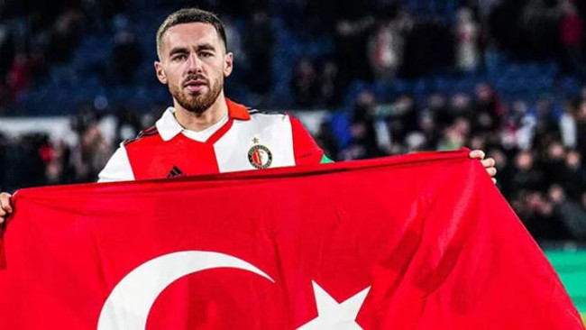 Tepki çeken hareket! Ajax'ın kaptanı Tadic, depremzedeler için hazırlanan bandı takmadı - Resim : 1