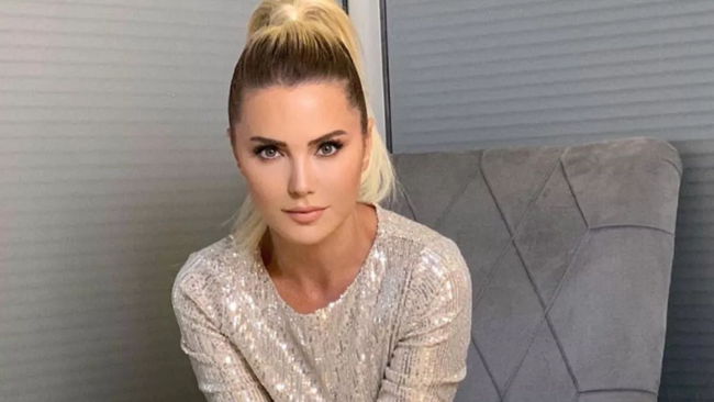 Ece Erken'den hayranlarını üzen paylaşım - Resim : 1