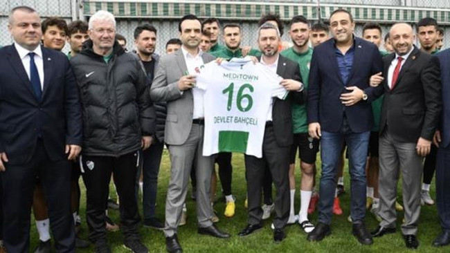 Bursaspor'dan "Amed diye bir yer yoktur, Bursaspor'a selam olsun" diyen Bahçeli'ye jest - Resim : 1