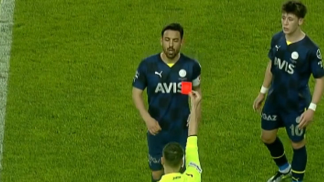 Fenerbahçe, Sivasspor'u deplasmanda 3-1'lik skorla mağlup etti - Resim : 1