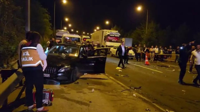 Adana'da zincirleme trafik kazası! Ölü ve yaralılar var - Resim : 1