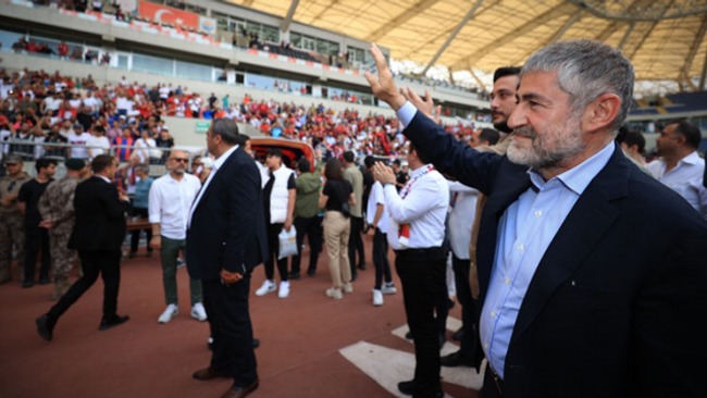Şampiyonluk kutlamasında bakana protesto! Kulüp açıklama yapmak zorunda kaldı - Resim : 1