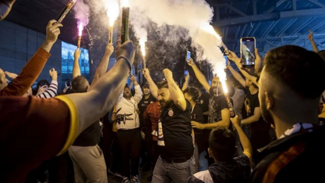 Lider Galatasaray'a şampiyonluk karşılaması! - Resim : 2