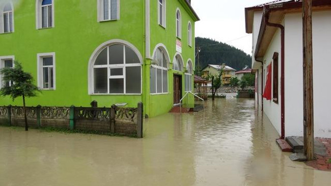 Kastamonu'nun Azdavay ilçesinde sel felaketi! Yüzlerce ev sular altında kaldı - Resim : 2