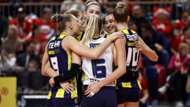 Fenerbahçe Opet yine set vermeden kazanıp liderliğe yükseldi - Resim : 1