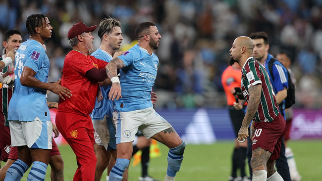 Felipe Melo, Grealish ve Walker'a saldırdı: 'Aptallar için söylüyorum' - Resim : 2