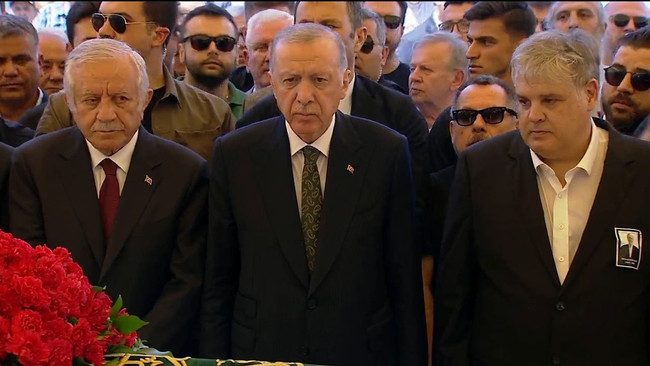 Tansu Çiller’in eşi Özer Uçuran Çiller, son yolculuğuna uğurlanıyor - Resim : 3