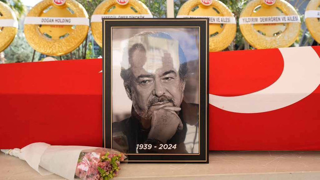 Usta gazeteci Güneri Cıvaoğlu'na veda töreni... Son yolculuğuna uğurlandı - Resim : 3