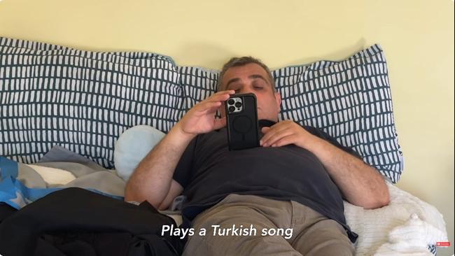 Firari FETÖ'cünün kızı 1 milyon aboneli Youtuber çıktı! Babası ile gününü gün ediyor - Resim : 5