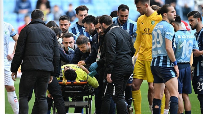 Süper Lig maçında talihsiz sakatlık: Ambulansla hastaneye kaldırıldı - Resim : 1